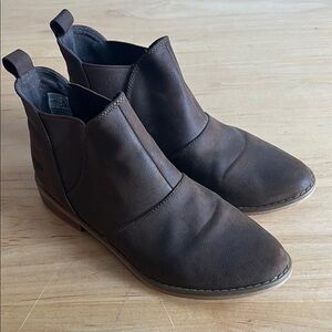 Rocket Dog Black and Brown Ankle Boots